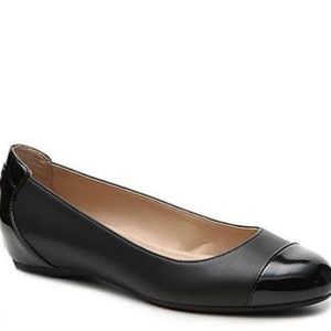 Abella "Cadidia" Black Leather Flats